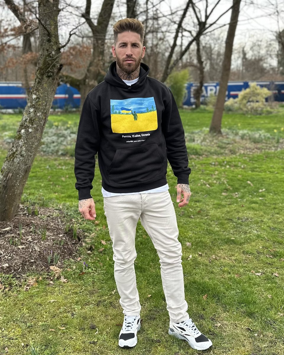 SergioRamos's tweet photo. "ESPERANZA" es la obra de Patrizia, de 15 años, refugiada ucraniana en Rumanía. Como ella, 7,8 millones de 👦y👧llevan 1 año sufriendo violencia, trauma, pérdidas, destrucción y desplazamiento. Apoyemos a @unicef_es para seguir ayudándoles. https://t.co/C0NXuiNjDk https://t.co/QmCV1PYhpZ