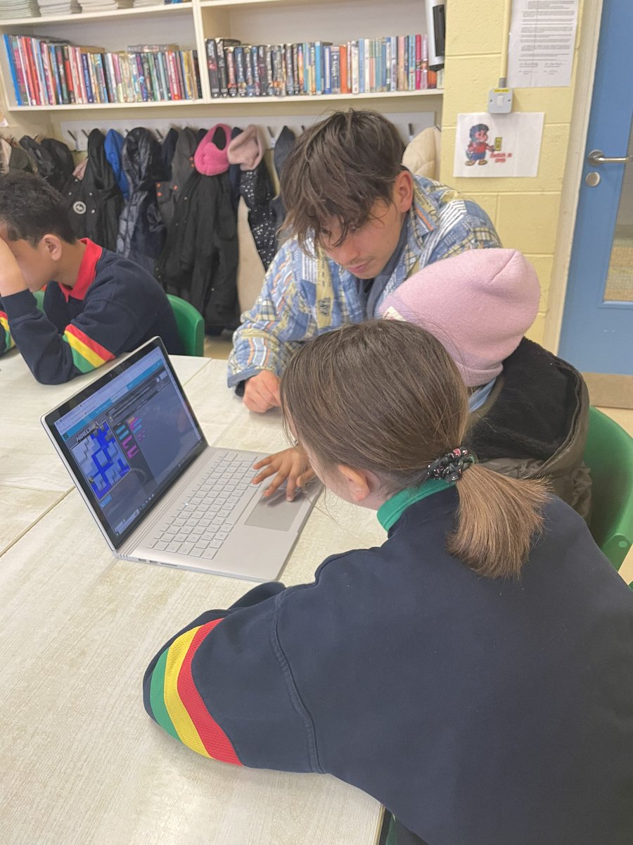 OatlandsPrimary's tweet image. Fantastic introduction to computer science and coding today with Michael, Tim, David, Felix and Dan from @Microsoftirl  #microsoftlifeireland #monthofcode #hourofcode