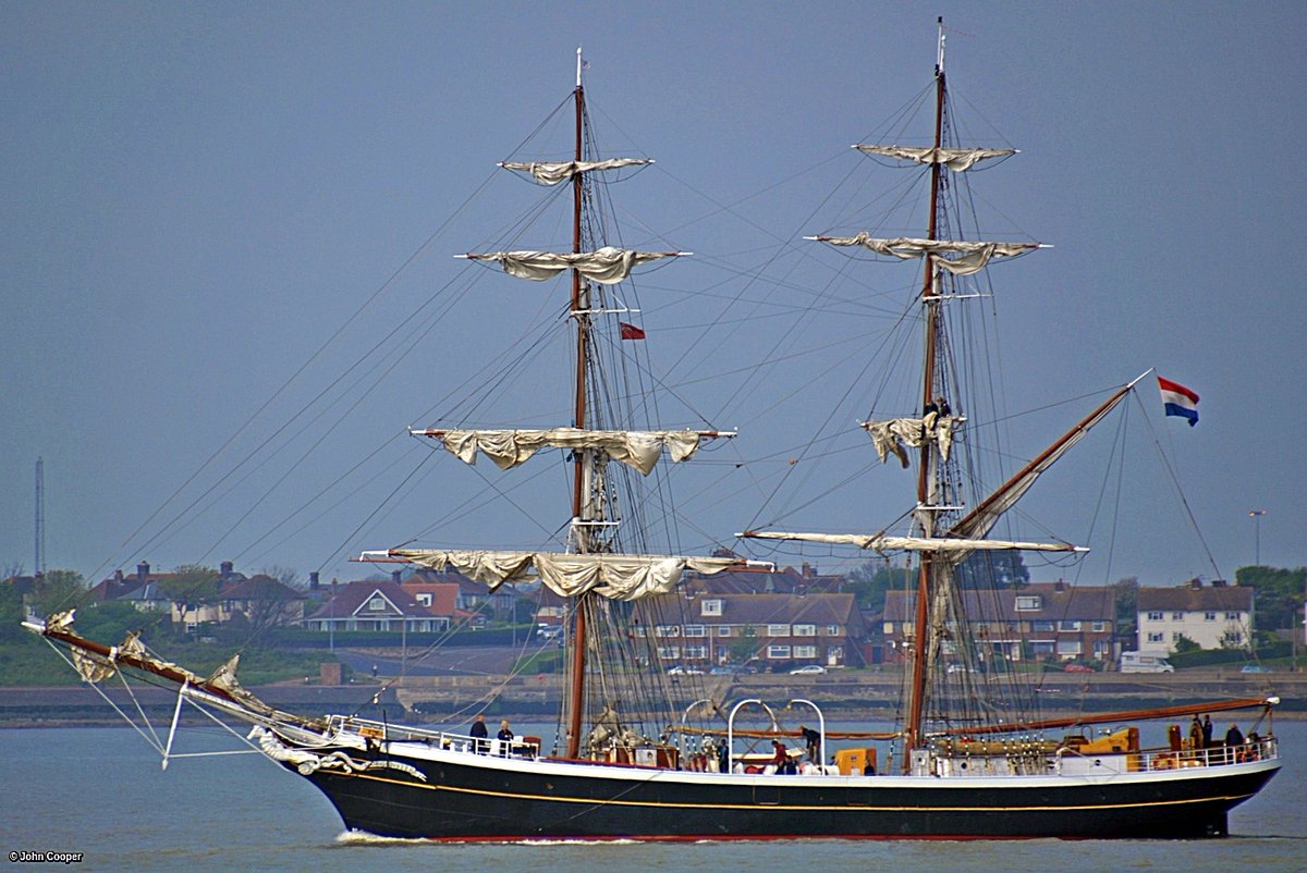 #Dutch #TallShip passing #Harwich