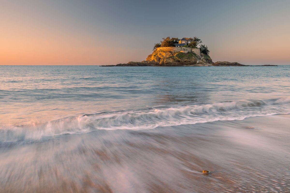 PhotoTanouarn's tweet photo. Île du Guesclin
#MagnifiqueBretagne #Bretagne #madeinbzh #bretagne #BretagneMyLove #bretagnemagique #ePHOTOzine #FranceMagique #illetvilaine #SonyAlpha #landscape #seascape #sunset https://t.co/ALOUApCwK9