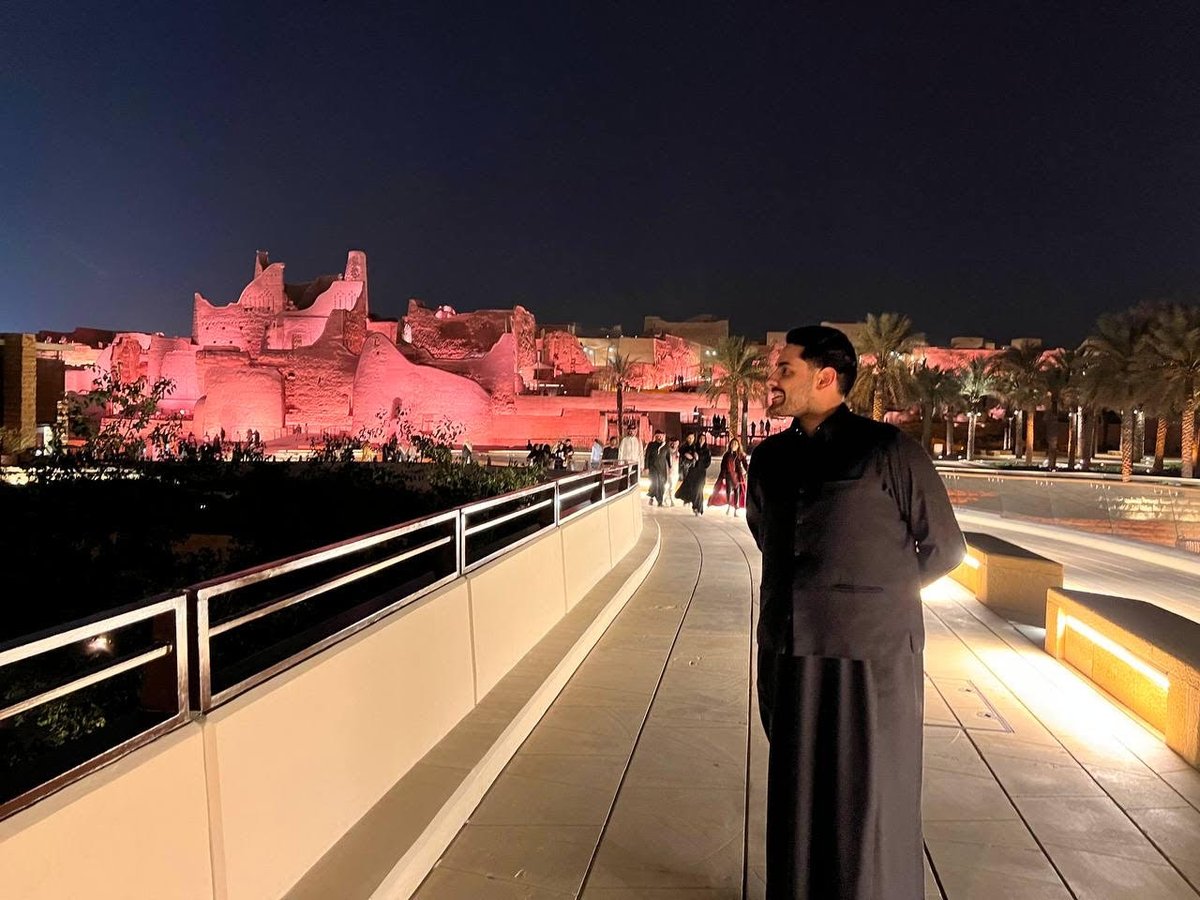 strategyandME's tweet photo. Take a look at this fun group! KSA colleagues got to experience Al Turaif World Heritage first hand! From the beautifully preserved architecture, to the delicious food served during dinner, it was quite the experience. #LifeAtStrategyand https://t.co/5undfEVLBc