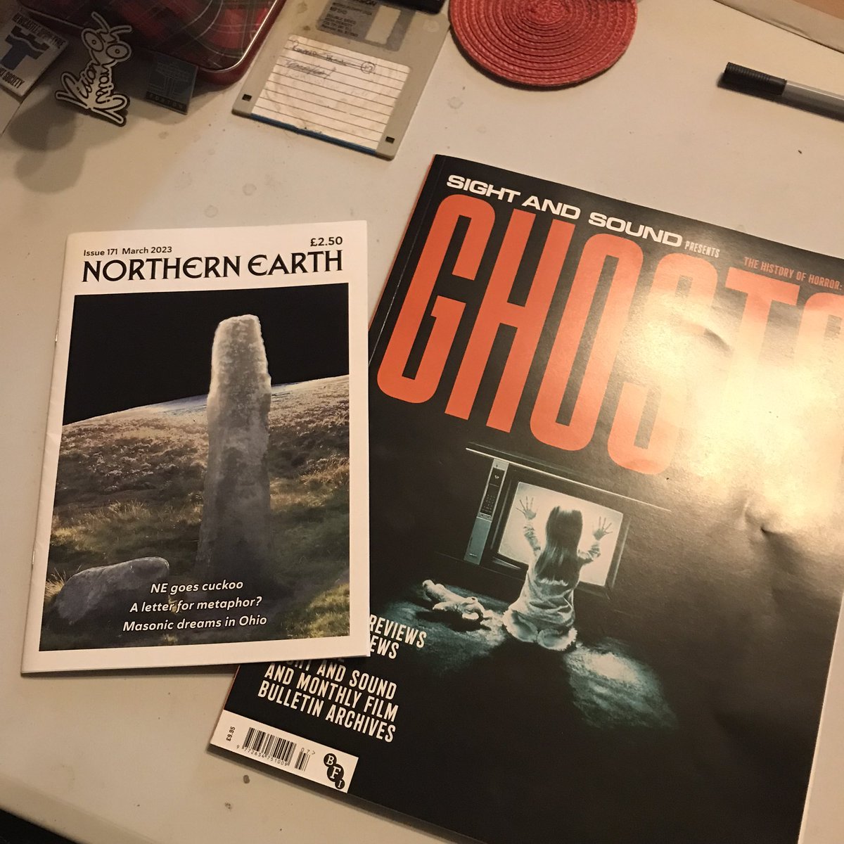 Bumper post today. Guide book for me next jaunt to the smoke from @strangepress and some fillum and earth mystery reading @SightSoundmag @Northern_Earth