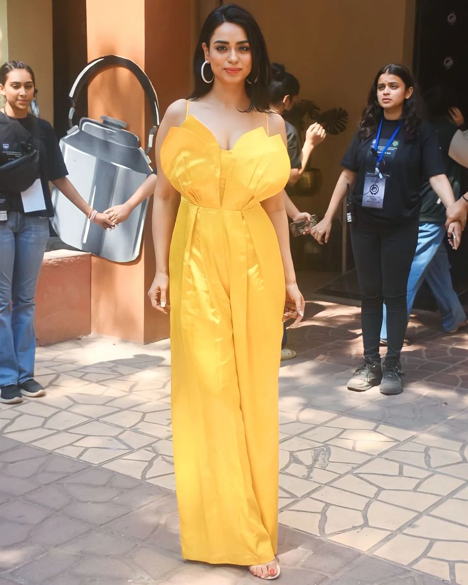 HungamaStudioYT's tweet photo. Whereโs my sunflower? ๐ป @iamsoundaryasharma
Outfit by - #swatimishraworld
.
.
#SoundaryaSharma #SoundaryaSquad #SquadSoundarya #Dimpledoll #BiggBoss16 #BB16 #biggboss16update #lockup #hungamastudio #filmbold #entertainment https://t.co/umwdTnBmwb