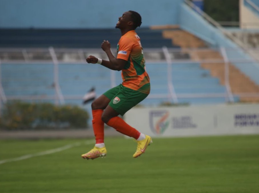 4' GOOAALL!! CRAZY START TO THE GAME! Rilwan Hassan equalises from the centre of the box 😱 MDSP 1️⃣-1️⃣ SDEC Watch on @ddsportschannel and @discoveryplusIN #MDSPSDEC ⚔️ #HeroILeague 🏆 #TogetherWeRise    🤝 #IndianFootball ⚽