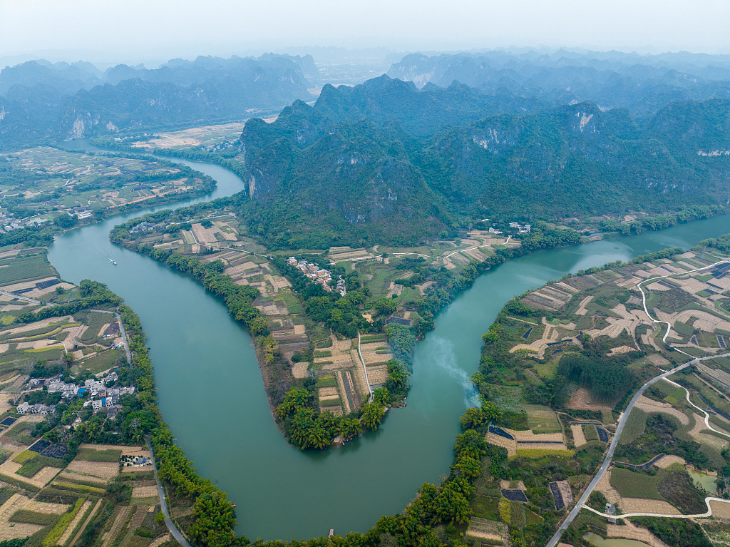 CGTNOfficial's tweet photo. #TwoSessionsKeyPoints : Rural revitalization
China’s "No. 1 central document" for 2023 outlined tasks such as bolstering rural industries, increasing farmers' incomes and fostering a beautiful countryside.
What do you think the government should do to help developing regions? https://t.co/5yrCZnDQeP