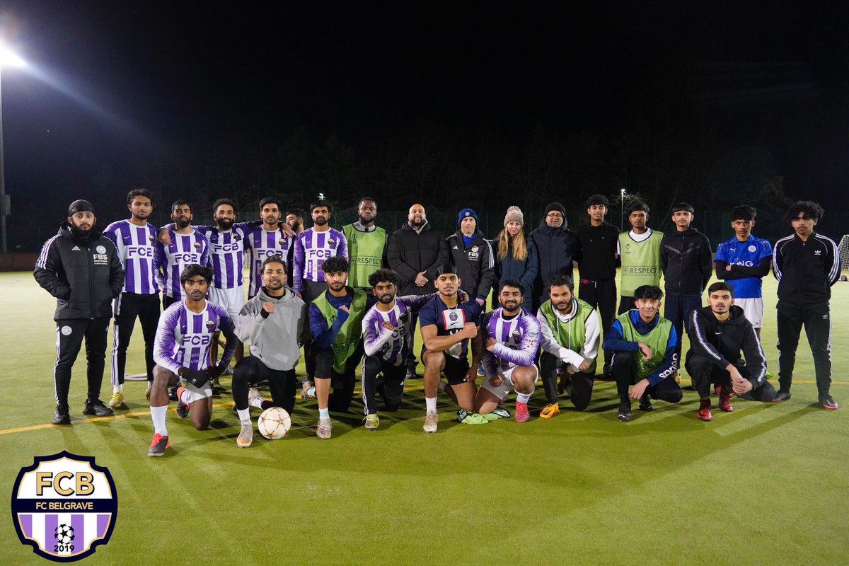 fc_belgrave's tweet photo. Great training session this evening with Matt Bray from @lcfc @LCFC_Community ππ¦ attended by Kully π from @leicspolice #FCBelgrave #FCBπ #Belgrave #Leicester #LE4 #LCFC #WeWinLoseToether #GrassRootsFootball https://t.co/mopqgD7gIj