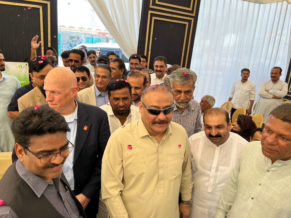 PakFightsPolio's tweet image. Revving up awareness for a #poliofree🇵🇰❗

A campaign to raise vaccine awareness through #TruckArt 🚚 has been launched today in Karachi, offering an effective way to convey messages, improve community engagement &amp;amp; increase participation in vaccination campaigns.
#ArtForACause