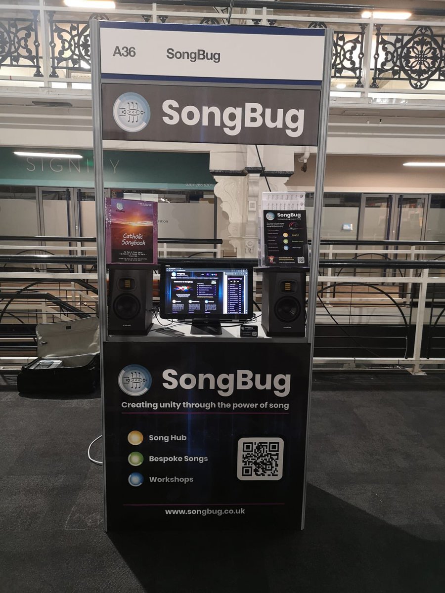 Great first day at the London music &amp; drama education expo! 🎼 was great to be able to speak to you all and gain so many new friendly faces wanting to work with us 💪🏻🎤 on to day 2 we goooo!! 🎶🪲