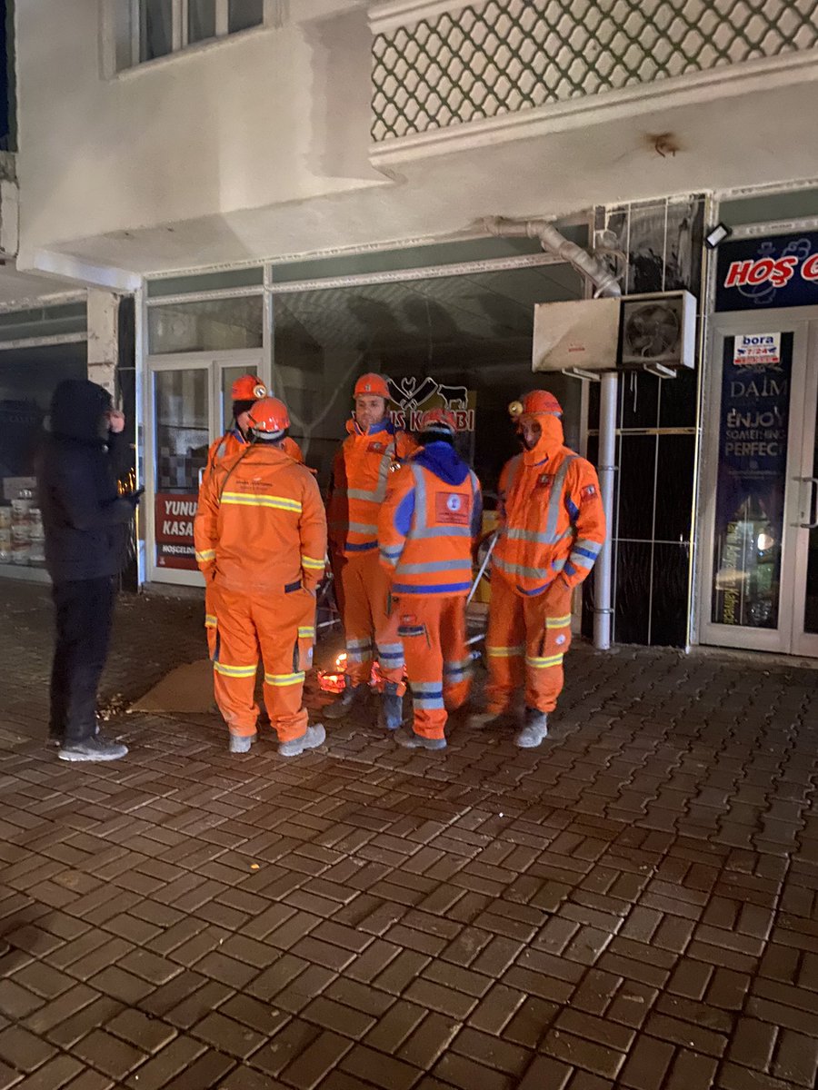 sinansansak1's tweet photo. Ülkemizde meydana gelen depremlerde hayatını kaybeden vatandaşlarımızı bir kez daha rahmetle anıyor ve yakınlarına başsağlığı diliyorum https://t.co/Gt72ANvhu7