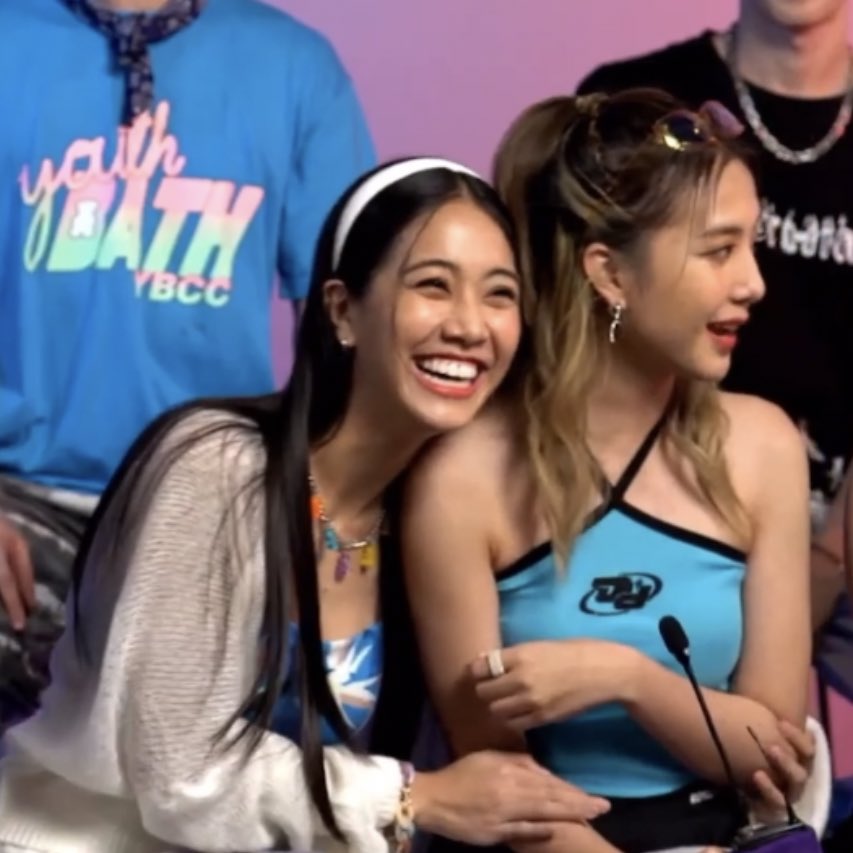 VView 💙🐰 on Twitter "RT tiyapics เว่อนะ แหย่น้องเสดละก็ต้องกอดปลอบ y