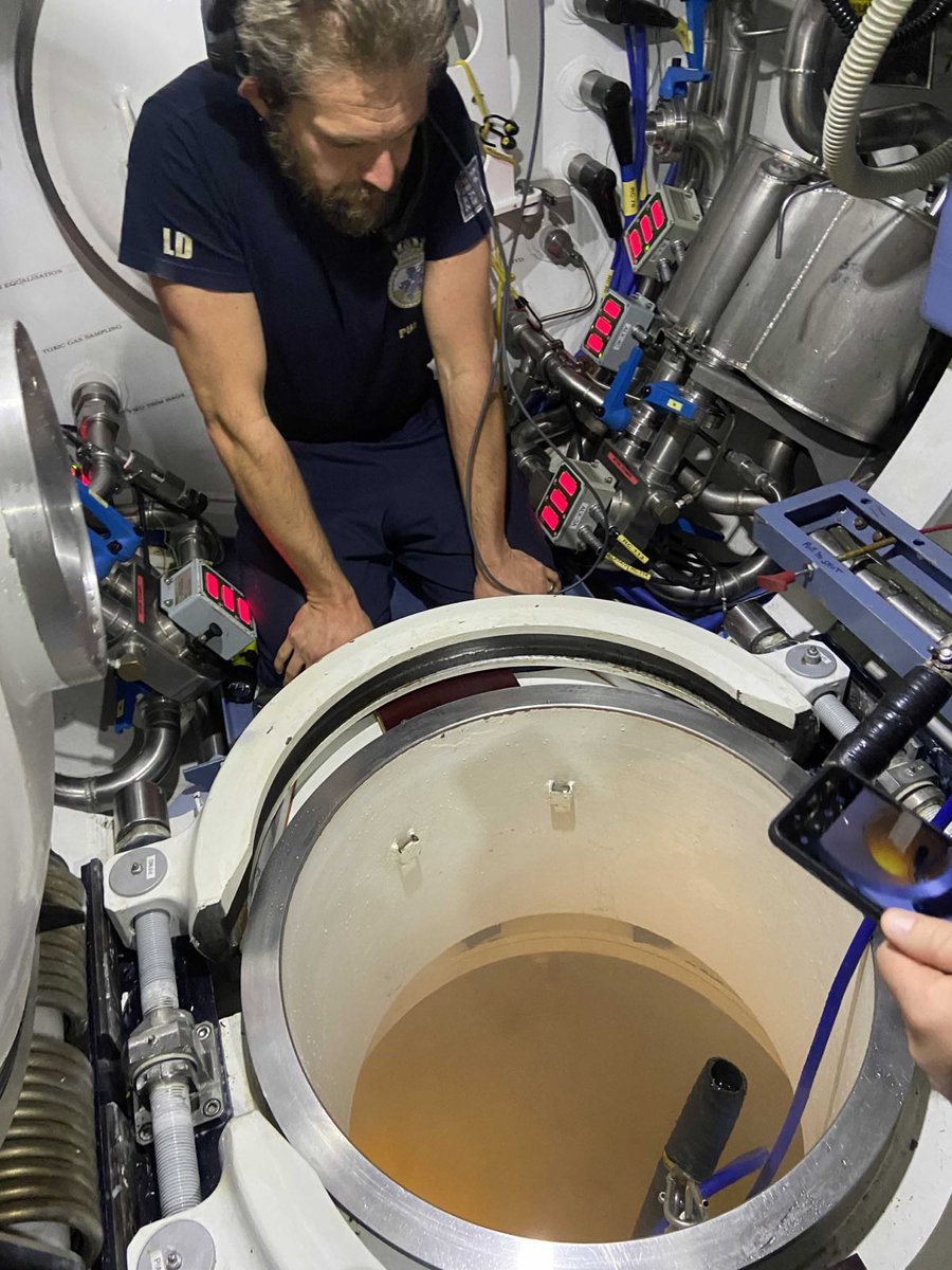 RN_DTXG's tweet image. Well well well! It’s been a while since we posted! It’s been busy as per usual for Charlie Sqn over the last few months. Here’s some photos of what we’ve been up to!

1. ESDS Diving in SM ballast tank.
2. NSRS.
3. SM Diving, CRETE.
4. Mine on Deck! @RoyalNavy #bombfrog #divenavy