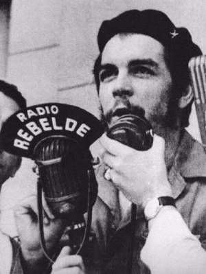 ¡Aquí, Radio Rebelde!

La primera transmisión oficial de la emisora fundada por el Che en plena Sierra Maestra sucedió un 24 de febrero, hace 65 años.
#CubaViveEnSuHistoria
#MejorEsPosible
