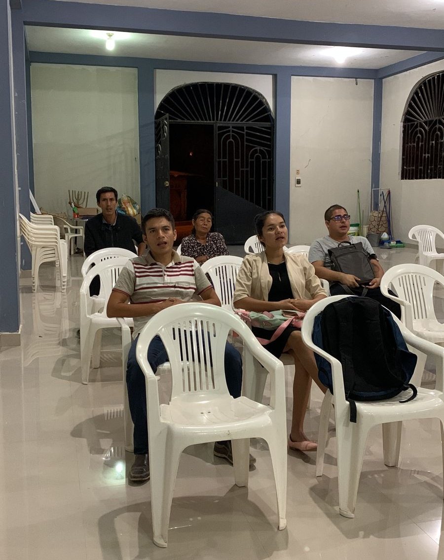 AdventistasMPN's tweet photo. 📌Día 2. Desde muy temprano nuestros hermanos de la #MPN se reúnen para continuar con la lectura de la revista #PrimeroDios 📖 y para orar por nuestros amigos de esperanza🙏🏽 #10DíasDeOración #Reencuentro #ÉnfasisMisioneros https://t.co/iFvGaH3CBH