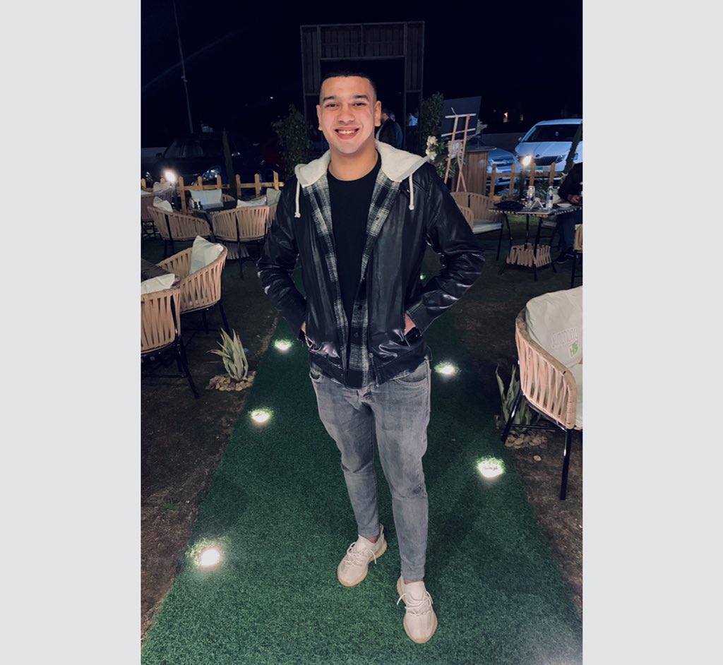 Always let your face smile, it’s just a mortal world ✨