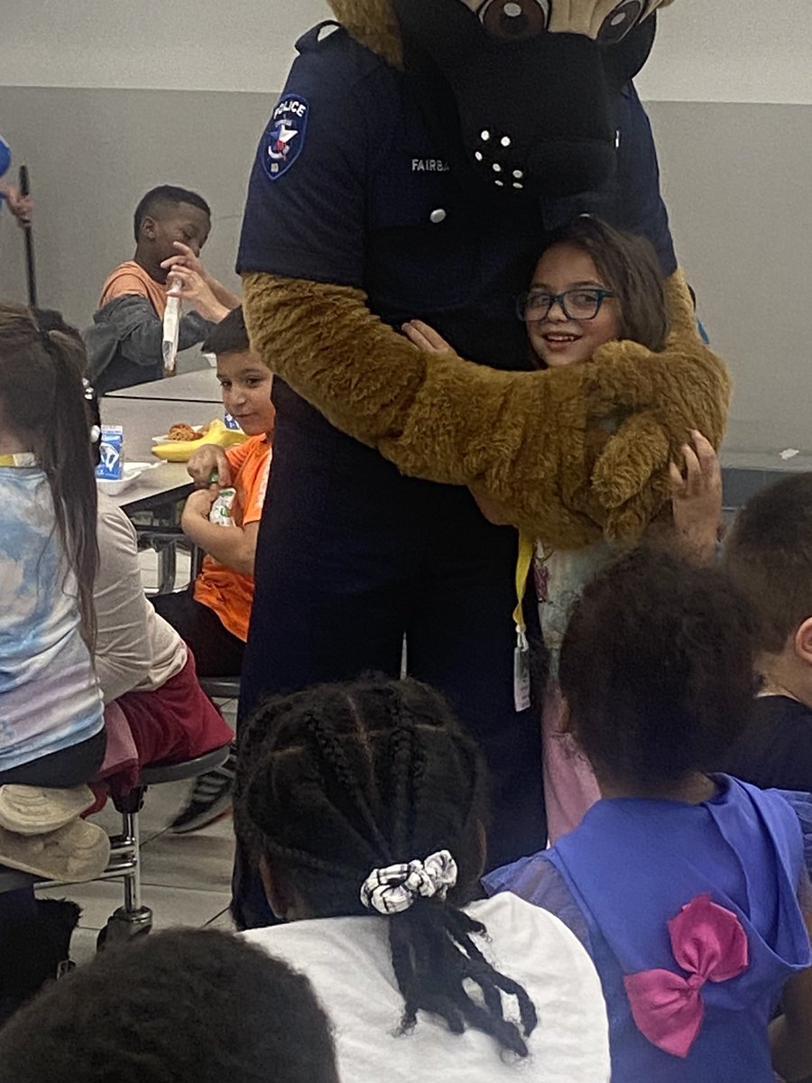 A special visitor stopped by to see our Hawks yesterday! Officer Fairbanks was patrolling Hancock to make sure that we were all safe! The children just loved meeting him!! @cfisd @CFISDPDChief @CFISD_Hancock @CarrieAnneEd @EvaPCFISD @CoachTHughes