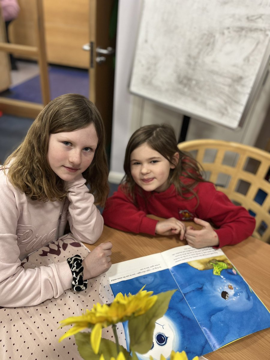 MidCalder_PS's tweet image. P6 enjoyed reading with P2 today. 💗📕 It is always great to spend time sharing our love for reading! #MCPSP6 #MCPSP2 #Reading @wl_literacy #SOAR