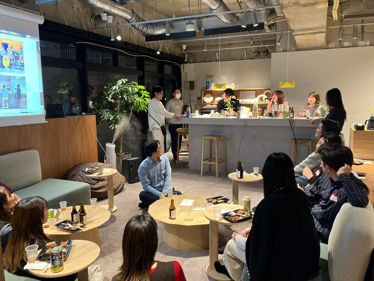 ShKuroda1216's tweet image. U-29世代のユニークな生き方を取り上げるコミュニティメディア #U29 .comさんとの交流会を運営するコワーキングTOMOREで開催。新しい価値観に触れ、刺激的な時間でした。

西村さん@souta6954 、山崎さん、素敵なご縁に感謝です！#TOMORE は安心と刺激が同居する「新しい居場所」を目指しています。