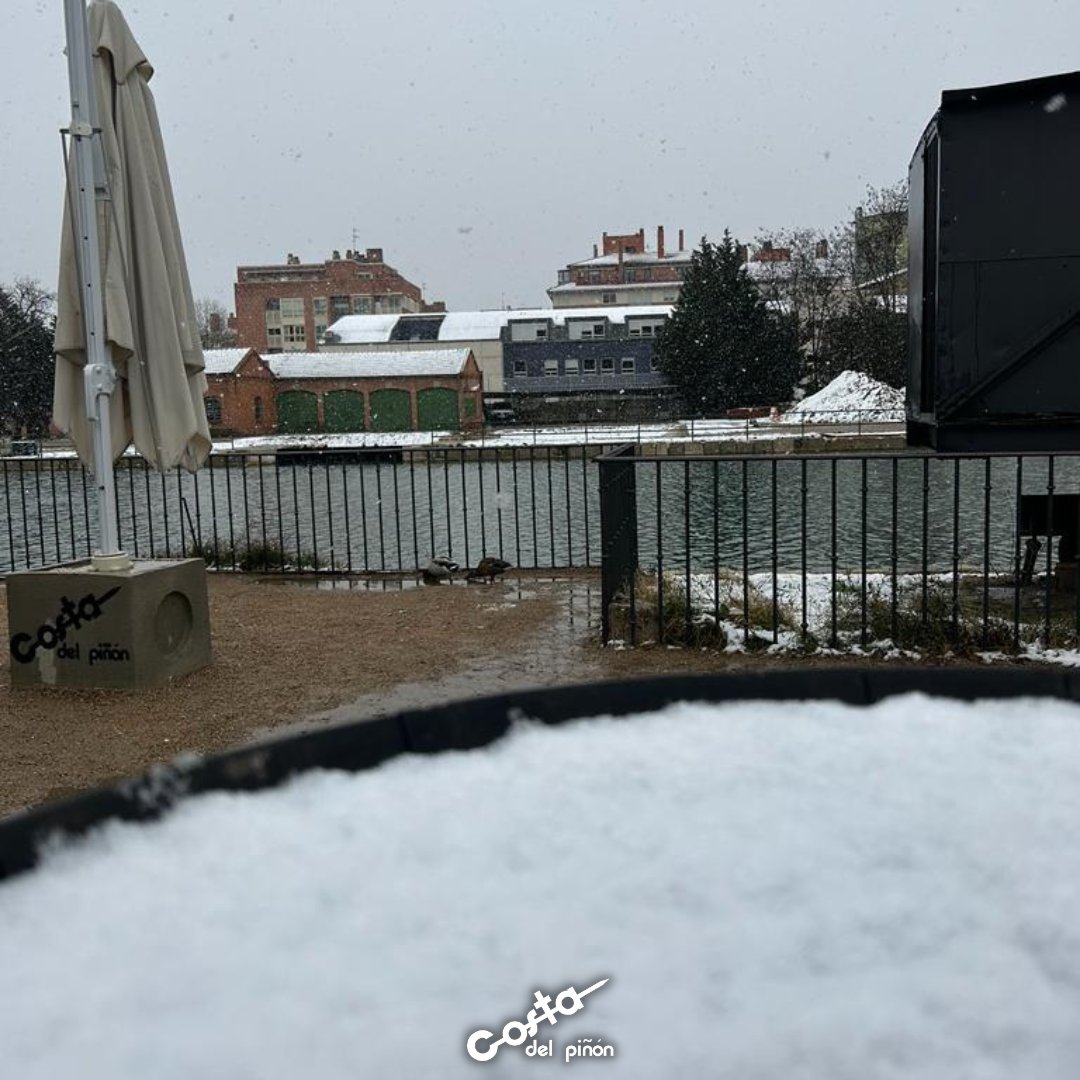 costadelpinon's tweet photo. La nieve en 𝑪𝒐𝒔𝒕𝒂... ¡cómo disfrutamos del día de ayer!

Llámanos al ☎️622 587 094 o al 983 106 167 y te reservamos mesa https://t.co/PZKASmKWfL