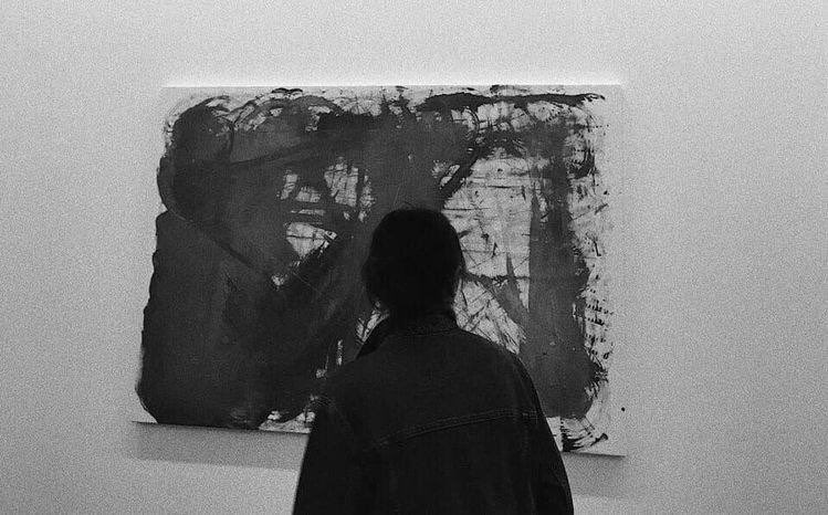 Par1697's tweet image. #ما_هي_نيوم

ستصنع منك الأيام الثِقال شخصاً لا يميل ولا ينكسر♥️
The days will make you a person who neither leans nor breaks.🌻