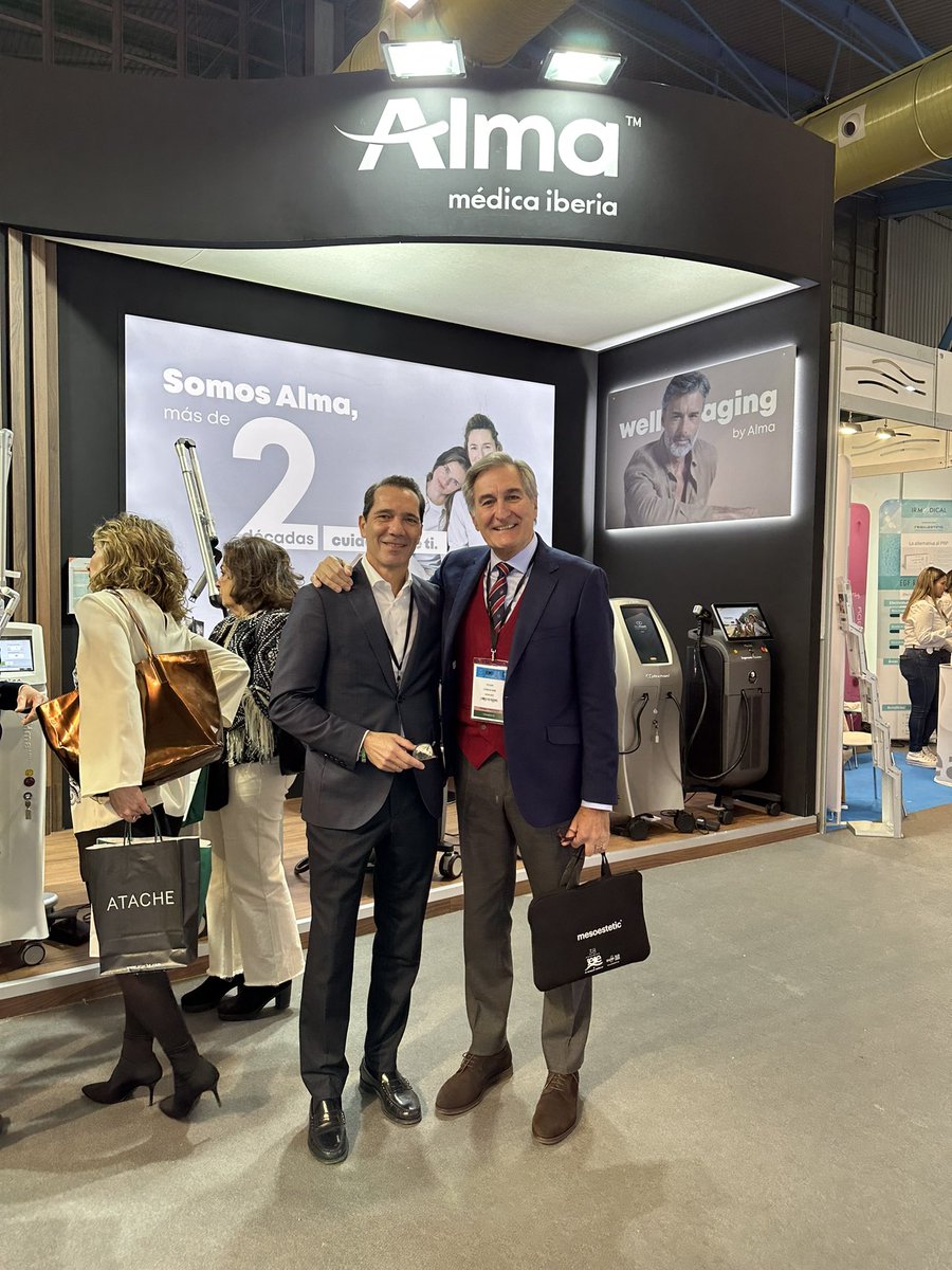 La alegría de encontrar en #SEME2023 a grandes profesionales, de más de 30 años de amistad, como Ignacio Espejo <a href="/AlmaLasersMedic/">Alma Lasers Médica</a>.