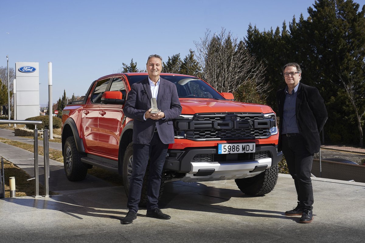 El #RangerRaptor ha ganado el Premio Best Car Coche Global 2022 🏆 No podríamos estar más orgullosos y agradecidos a los usuarios que lo han votado 🎉
