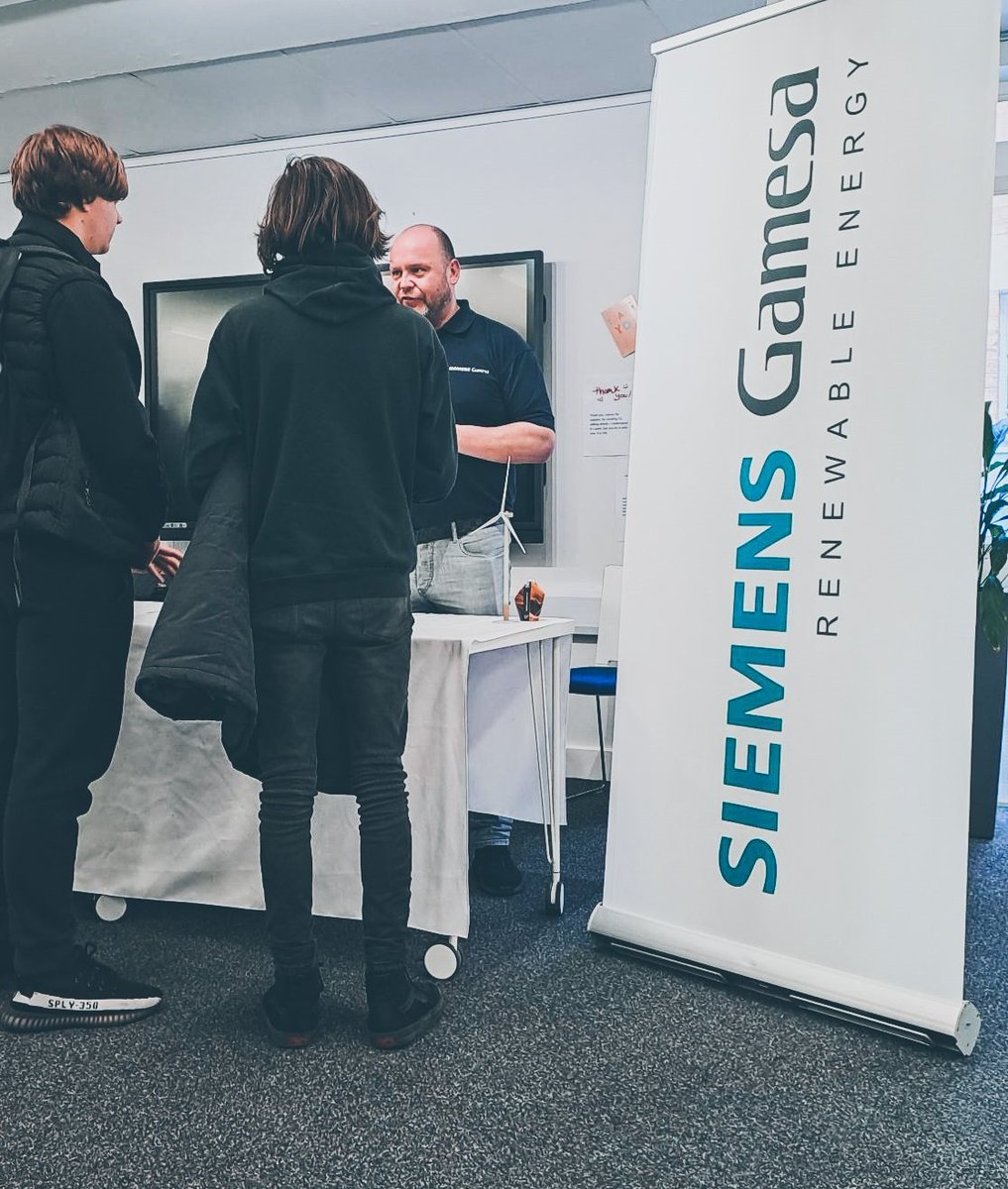 We had a fantastic turnout at the @SiemensGamesaUK careers event yesterday!

There will soon be numerous opportunities available. If you’ve been thinking about working in renewables or having a career change, now is the perfect time! 

Find out more: greenporthull.co.uk/business-suppo…