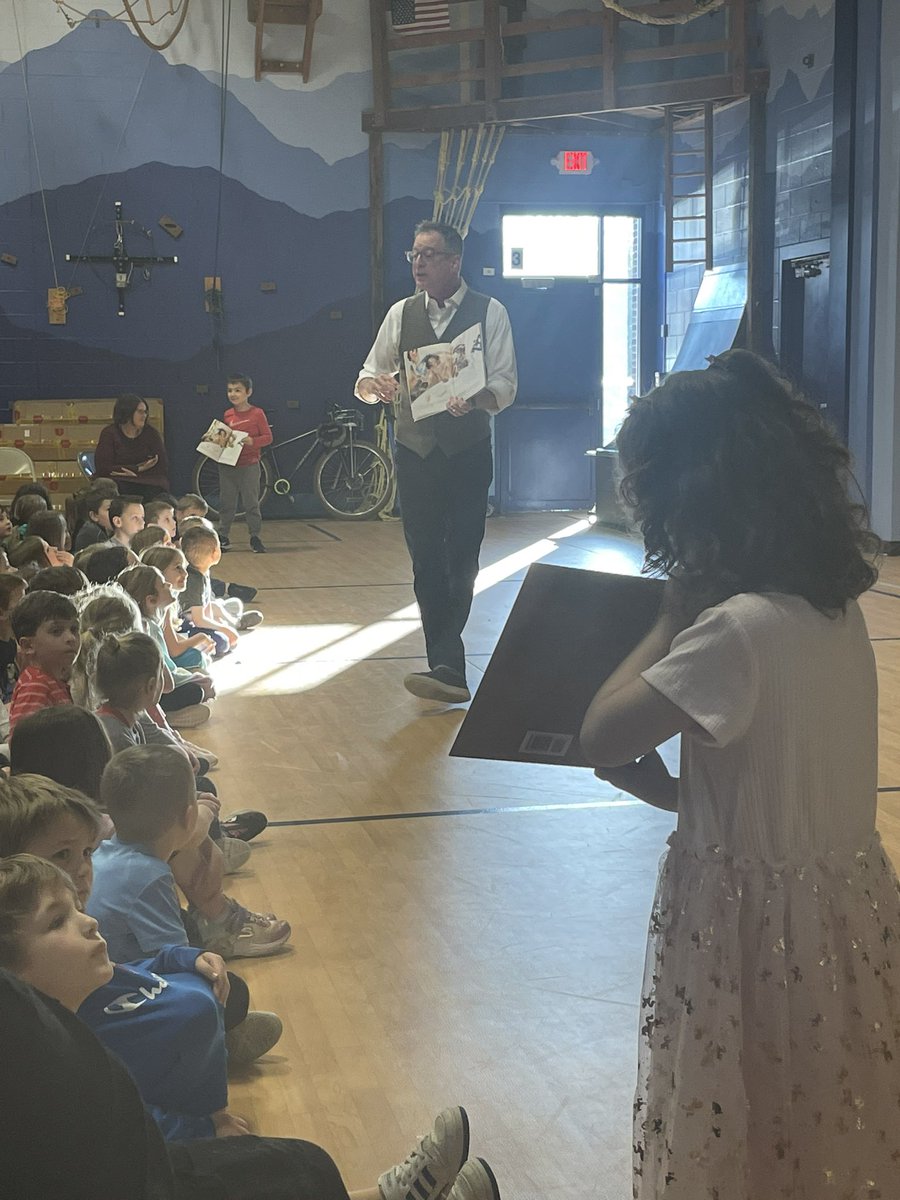 LsteeleLori's tweet photo. Author Eric Slangerup visiting our school today. #itsworthit #wohillshawkeyes https://t.co/NwcUJehFow