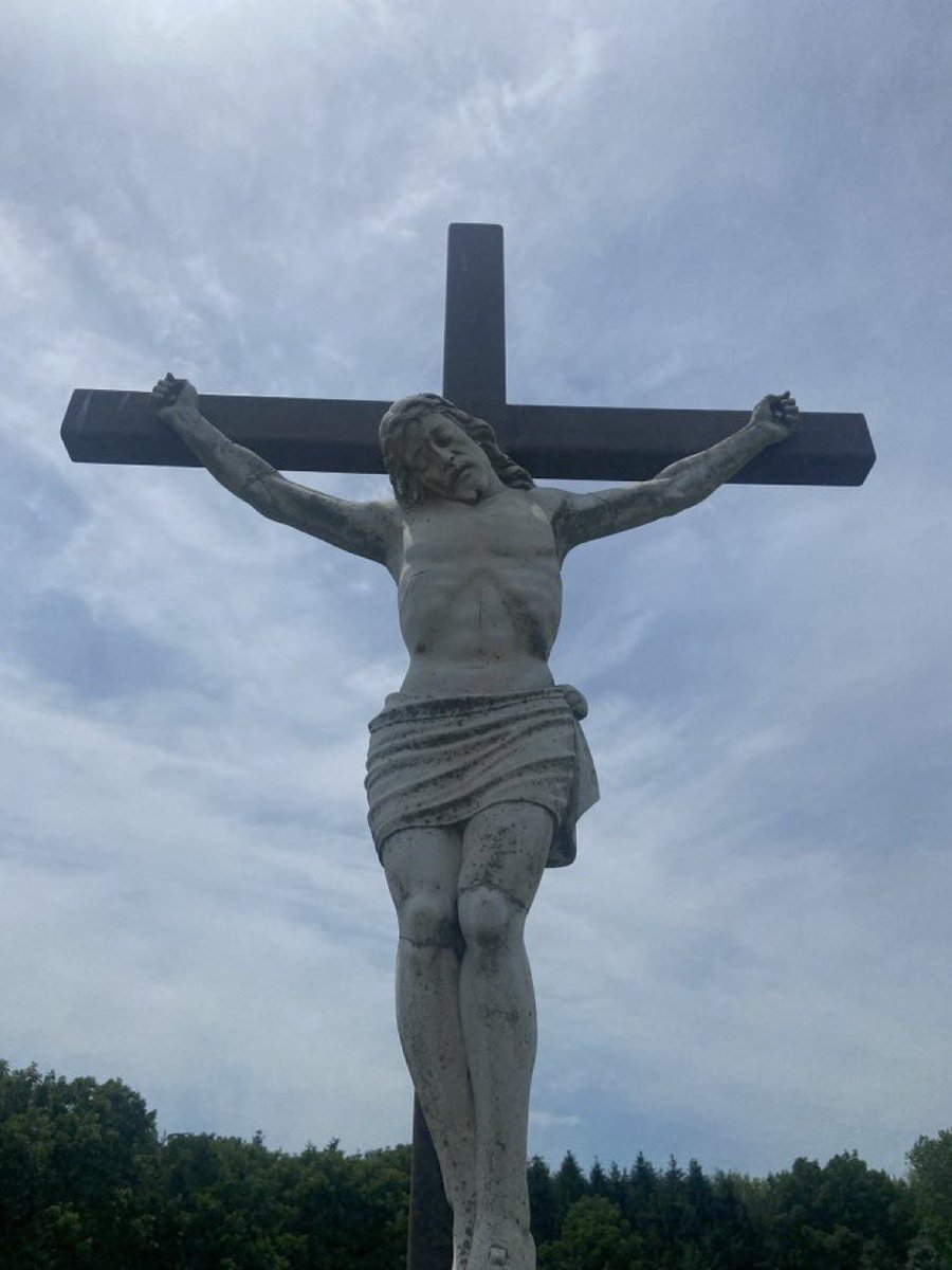 BishStrickland's tweet photo. Day 3 of Lent- Rejoice on this Friday to know the Lord Jesus &amp; that He sacrificed Himself for us all. The world is dark with confusion, arrogance &amp; sin but the Light of Christ is undimmed. Resolve to make your Lenten Fast in joyful humility that you may know the Lord more deeply https://t.co/1MW5jdG9q8