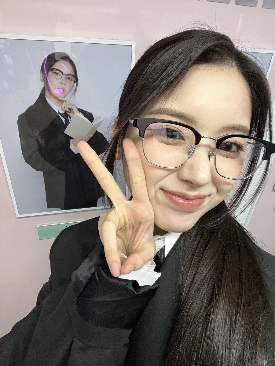 [Fotos 24.02.2023] Actualización de #Jiwoo en Bubble #JiwooChile #Nmixx ...