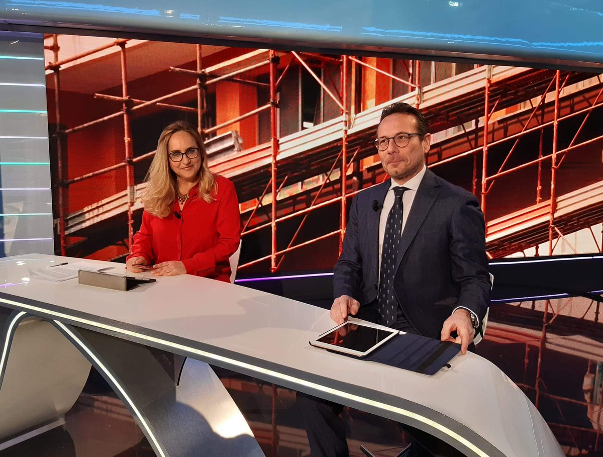 F_Luongo72's tweet photo. #Superbonus e #Supercaos per cittadini e imprese, ne abbiamo parlato oggi a @fuoritgtg3. Urgente salvare gli esodati e i loro 19 mld di euro incagliati ma anche un riordino integrale del sistema dei bonus edilizi in vista della nuova direttiva green UE.  @MEF_GOV @mdcnazionale https://t.co/4H2K2vT0hI