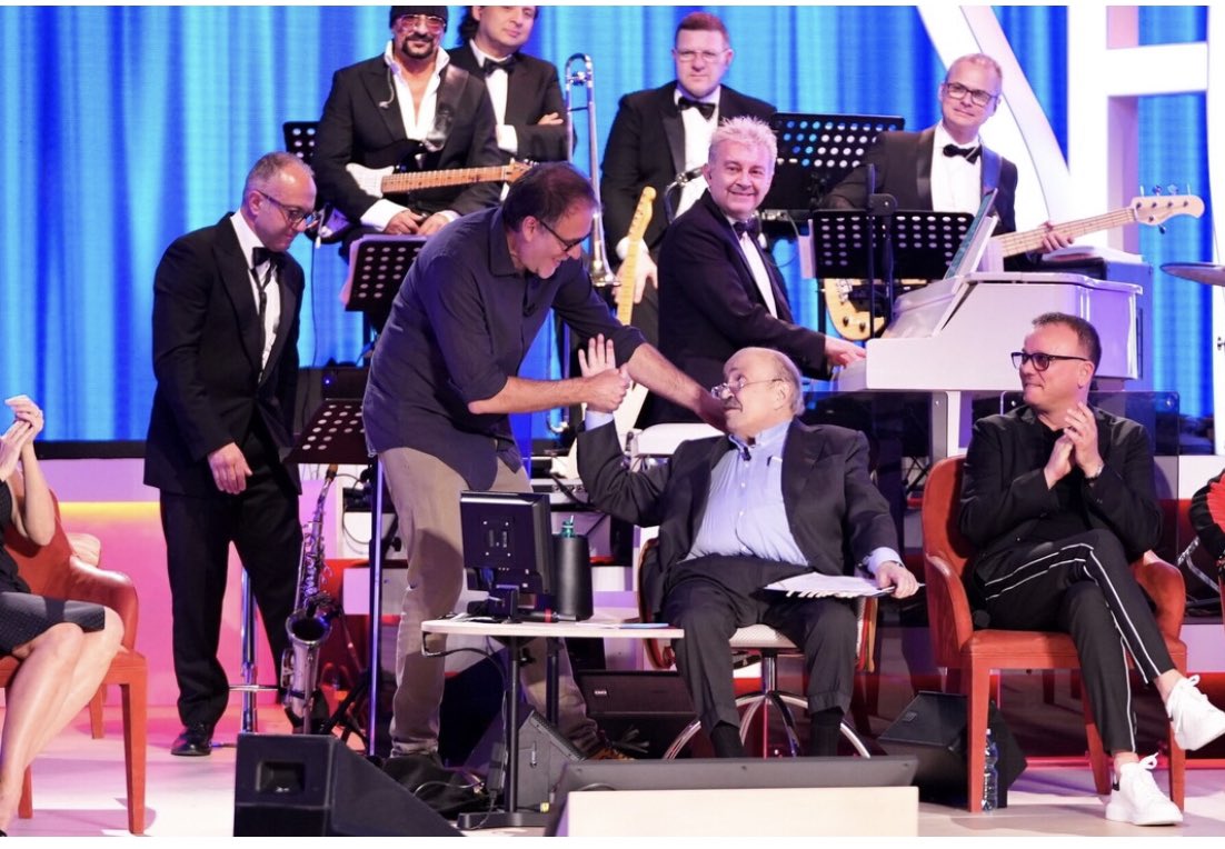 nicola_pinna's tweet photo. Qualche mese fa ero stato al #MaurizioCostanzo show. Con la sua morte si chiude un’altra epoca https://t.co/5Uz8CdYNbY