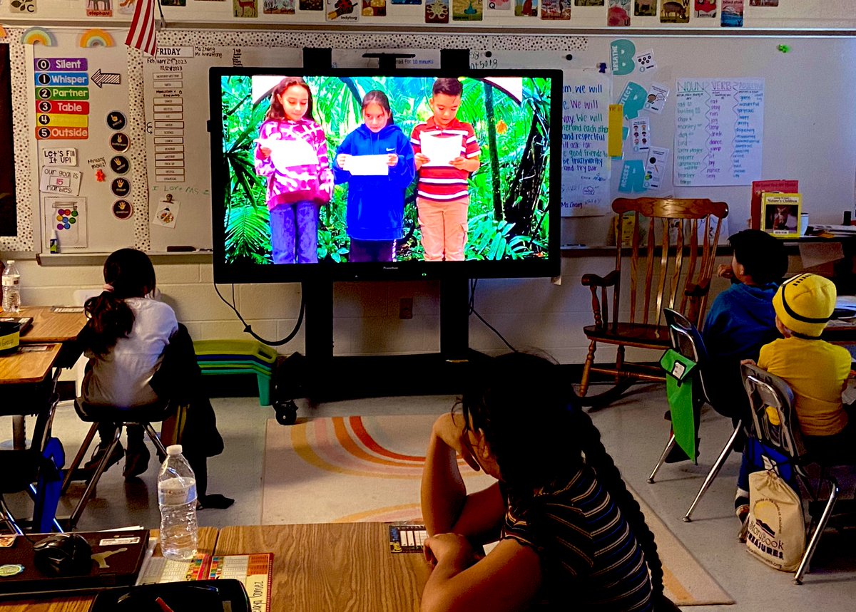 Dr_Mihalik's tweet photo. It is Green Screen Movie Premiere Day in @mszhangsclass 🎥 Students made videos reporting from each ecosystem 🌎 @SugarlandES @LCPSScience https://t.co/Y0azDGk5bX