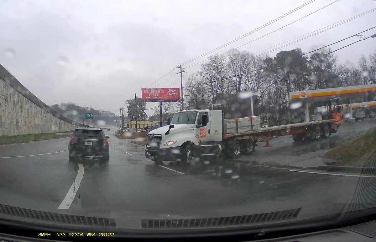 dziskind's tweet photo. Contacted @HomeDepot about their truck trying to go the wrong way on Peachtree Industrial (!).  Zero response or acknowledgement between corporate compliance, legal, public relations, and several individuals with 'safety' in their title :/ https://t.co/5mxGfBGVvc