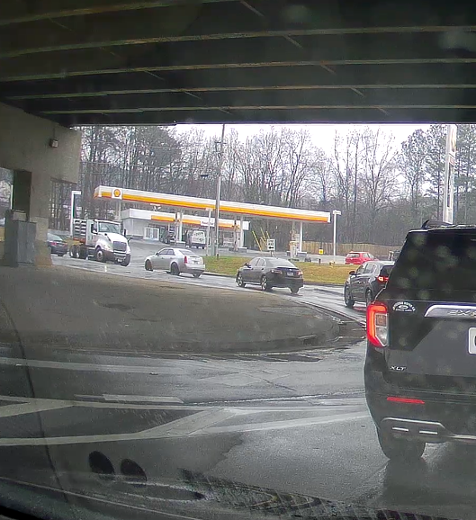 dziskind's tweet photo. Contacted @HomeDepot about their truck trying to go the wrong way on Peachtree Industrial (!).  Zero response or acknowledgement between corporate compliance, legal, public relations, and several individuals with 'safety' in their title :/ https://t.co/5mxGfBGVvc