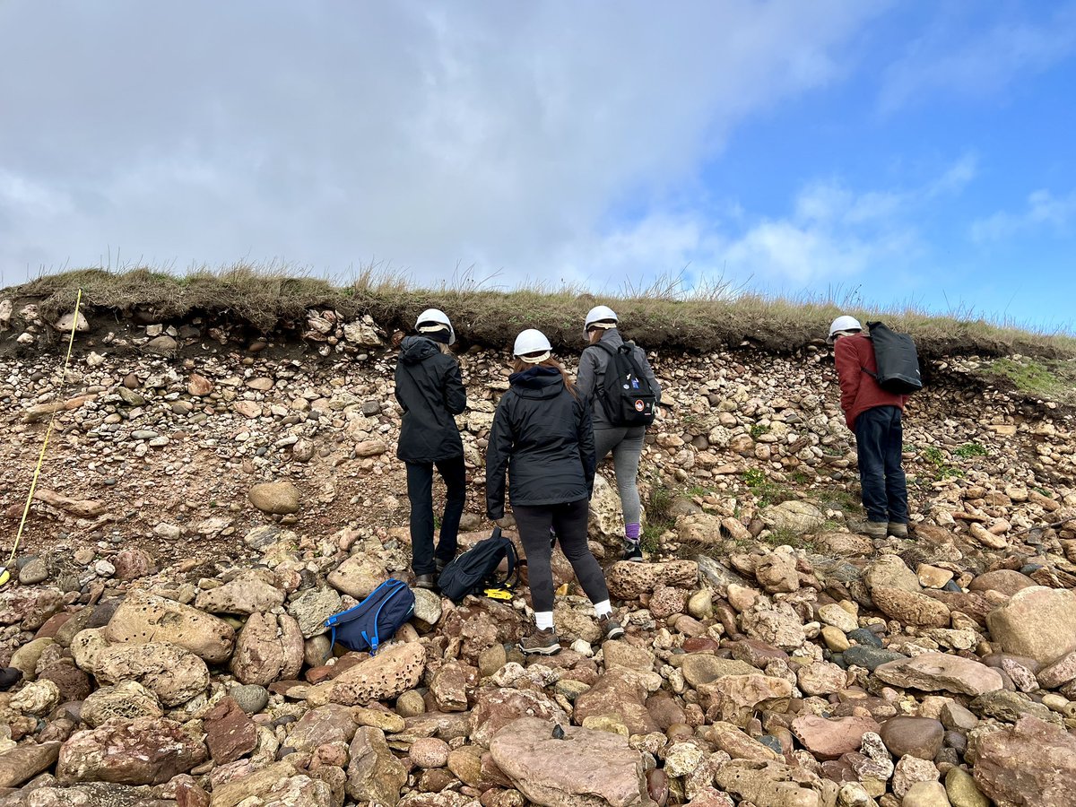 Annual trip to investigate Holocene RSL in eastern Scotland with L3/4 past environments class and the tsunami of course ! missing Martin 😌 <a href="/AidanWrethman/">Aidan</a> <a href="/Geog_UoD/">Geography & Environment | University of Dundee</a>