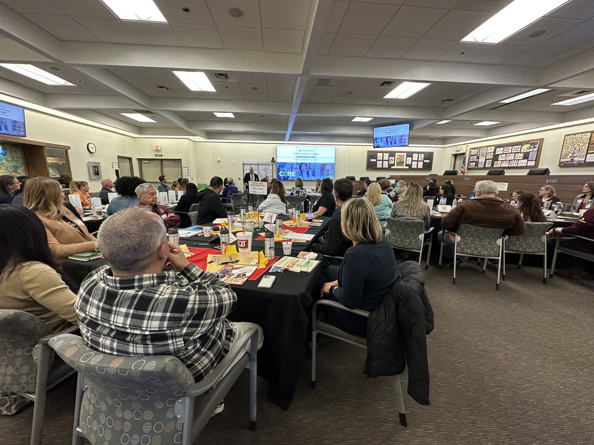 ChandlerUnified's tweet photo. CUSD CAFE: a conversation between a principal &amp; local community leaders in which partners work together to address needs of neighborhood children &amp; families. Together, they plan projects to leverage assets of the community and bring support where it will make the greatest impact! https://t.co/i7MYg3pPKS