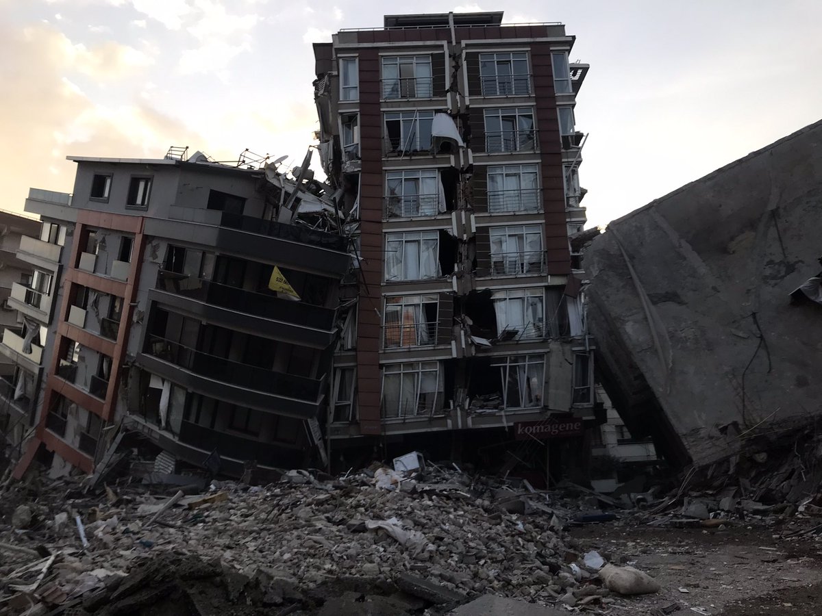 ErenelFahri's tweet photo. Hatay  ve özellikle Antakya’yı içim kan ağlayarak yerinde gördüm,
Kadim şehir,güzel şehir, dostlukların şehri seni daha güçlü olarak ayağa kaldırmak vicdan borcumuzdur. https://t.co/NiTivKLsFN