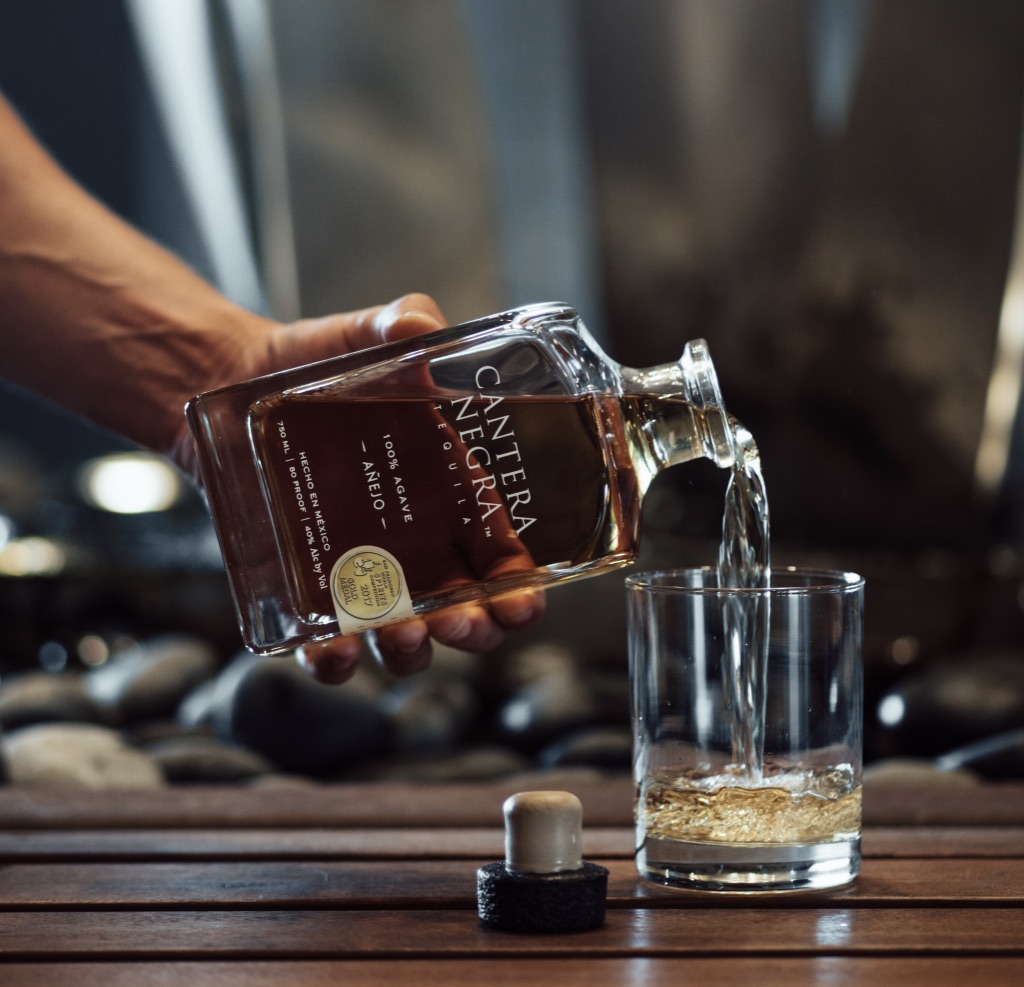 Pour yourself only the best.
With so many choices out there, it's hard to decide. We'll make it easy. Choose our incredibly smooth, perfectly blended, award-winning Añejo. You'll be so glad you did.