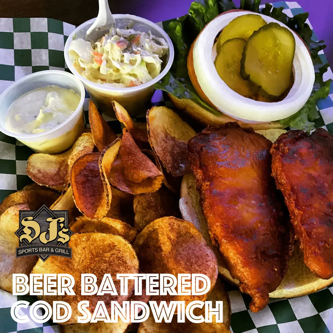 djswestmont's tweet photo. Every Friday during Lent. We're serving up our Beer Battered Cod Sandwich + your choice of fries/chips & coleslaw for $12, or choose 3 pieces beer battered cod w/o a sandwich.
#djswestmont #friday #specials #lentenseason #lent #sportsbarnearme #cod #beerbatteredcod https://t.co/pMie1PuAy3