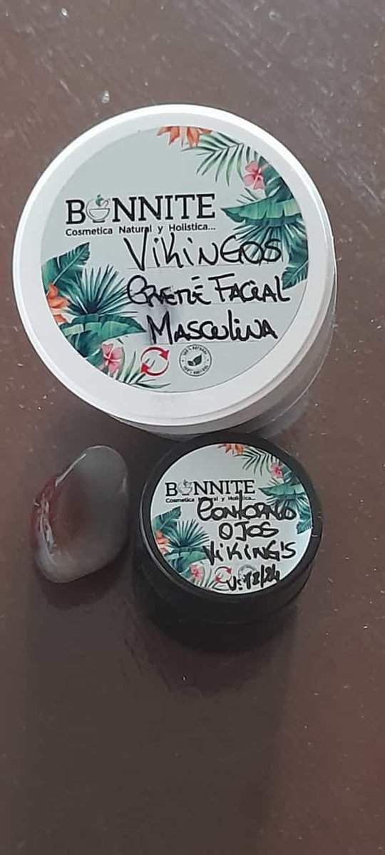 Línea Viking's Men.
Crema Facial y Contorno de Ojos. 
#Natural #Vegetal #SinQuimicosNocivos 
#EmprendimientoUruguayo desde 2018.
#CuidadoMasculino 
#BonniteGrimorio 
bonnite.negocio.site. 
Envíos a todo Uruguay