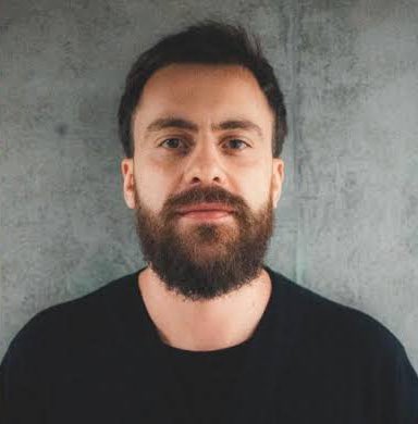 fef32ffwffrgdg's tweet photo. Eu não estou entendo porque a Titi Muller não pode falar que o Tomas Bertoni, da Banda Scalene, que é ex-marido dela, agredia ela física e psicologicamente. Isso me parece censura, né? O que vocês acham? https://t.co/16twLHBqJJ