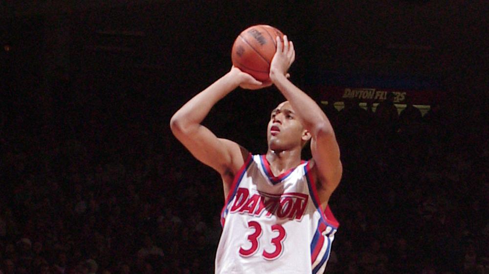DaytonMBB's tweet photo. At halftime of our game tomorrow, a @DaytonMBB great will be officially inducted into the UD Hall of Fame ✈️🏀
Congrats @BrooksHall33 on this incredible honor‼️
Official Release ➡️ https://t.co/WZGsE6YFcf https://t.co/IWJXNtAl5F