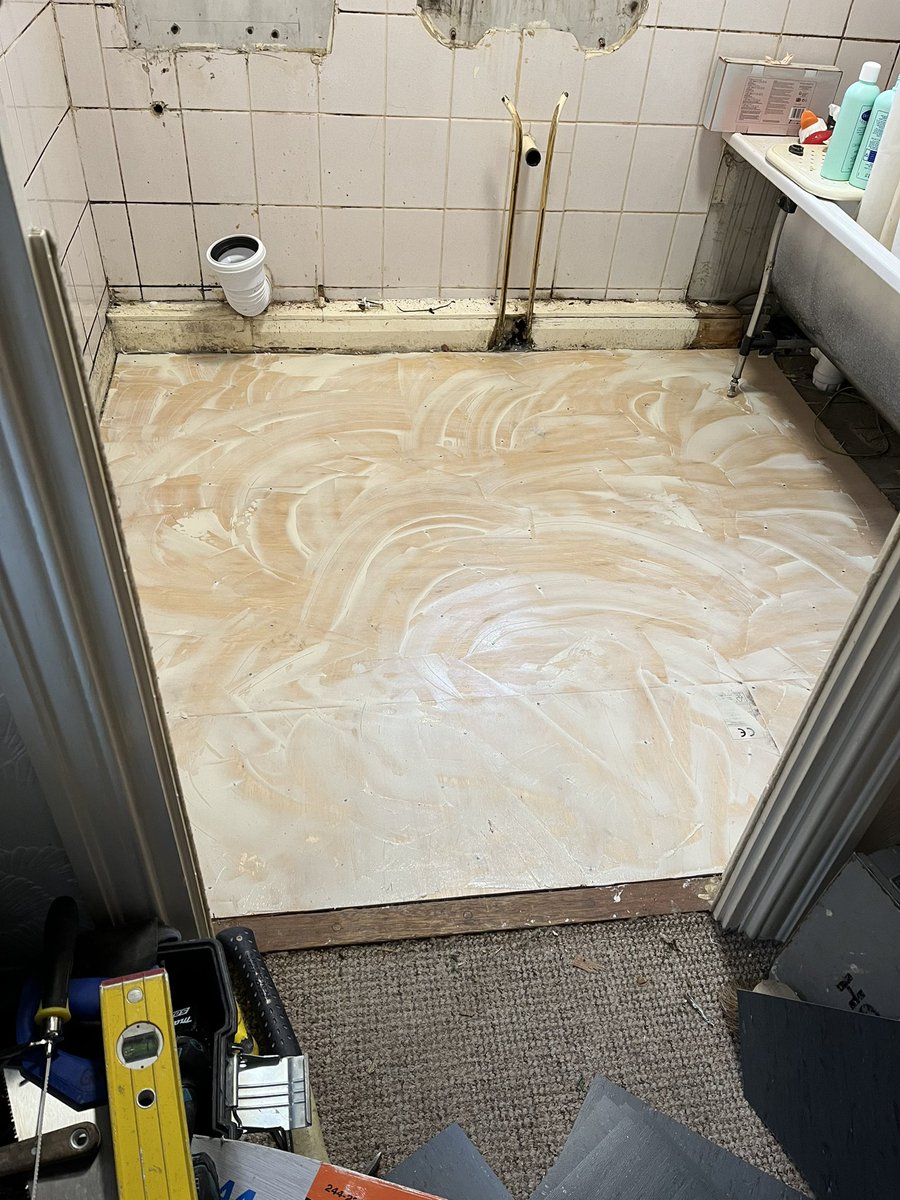 gradeinthetrade's tweet photo. Rotted floor to sort after 2 attempts at fixing it 😳 some people shouldn’t be on the tools #Agrade https://t.co/4LAyWcmL90