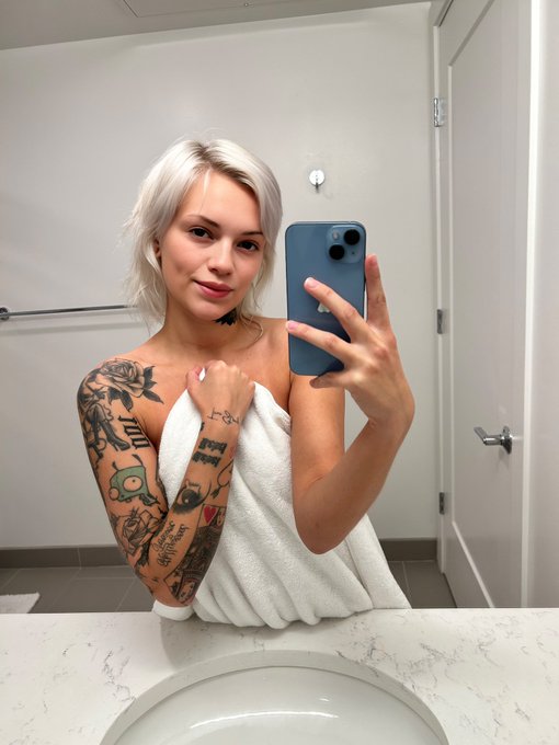 1 pic. innocent https://t.co/nwa2g1IFRk