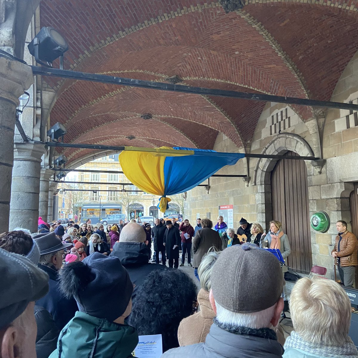 GroenIeper's tweet image. Een jaar oorlog in Oekraïne, 365 dagen teveel. 🇺🇦 Ieper laat vandaag voor de zoveelste keer solidariteit zien richting alle Oekraïners als Vredesstad. ☮️ #SlavaUkraine