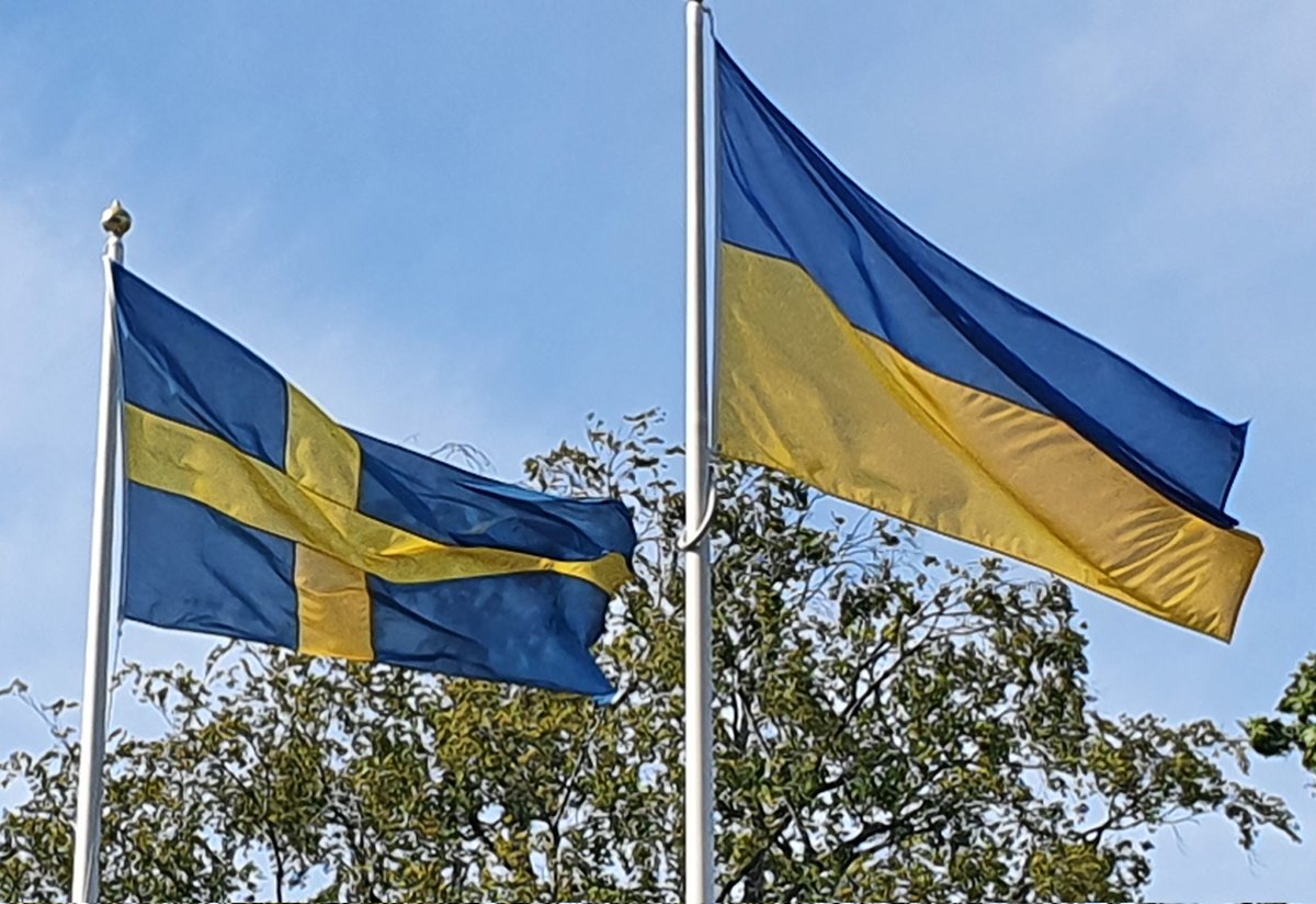 LindaHolmgren8's tweet photo. @ZelenskyyUa @JustinTrudeau I stand with Ukraine! #blueandyellowteam https://t.co/tuoCO1fCSj