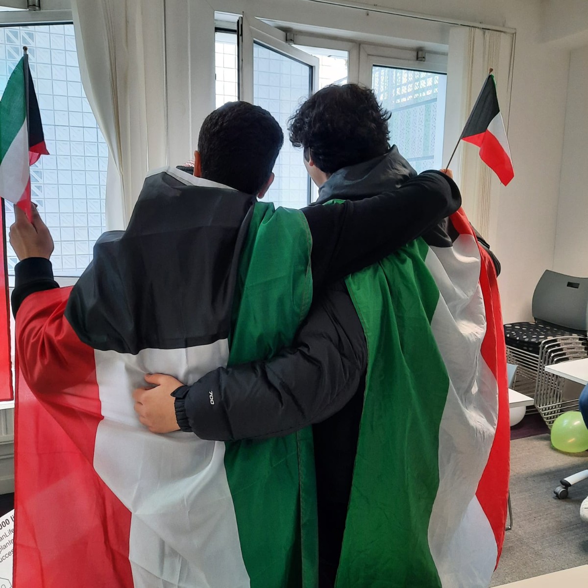 UBICBrighton's tweet photo. Our students celebrated Kuwaiti Day today 🇰🇼

Thank you to our students for bringing us to Kuwait virtually and sharing the culture and traditions with us 😊 A special thank you to our students Naser and Saad!

#KaplanLife #MyPathMyWay #KuwaitiDay https://t.co/BqXJEROwYH