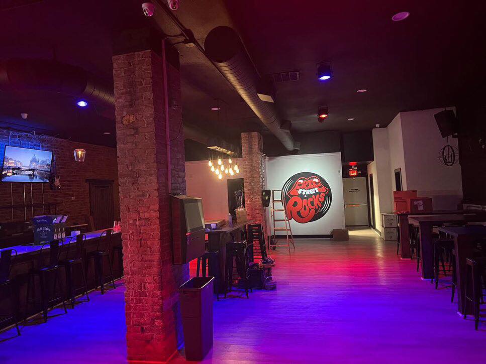 DowntownToledo's tweet photo. 🚨GRAND OPENING🚨

Erie Street Rocks is holding their GRAND OPENING tonight at 5:00PM! The rock ‘n roll themed bar is located just two doors down from Chevy’s Place at 117 N Erie Street.

Toledo, are you ready to rock?! https://t.co/MkJ0VmUXxf