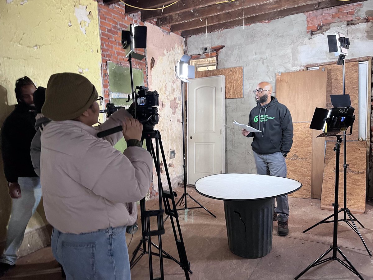 LilFilmmakers's tweet photo. Along with learning and growing with Lil' Filmmakers, Erika and Qway had the opportunity to shoot a tour for @greenphillyrealty! 🎥
-
-
-
-
#lilfilmmakers #philly #phillycreative #filmphotography https://t.co/UmUxgQlnMS