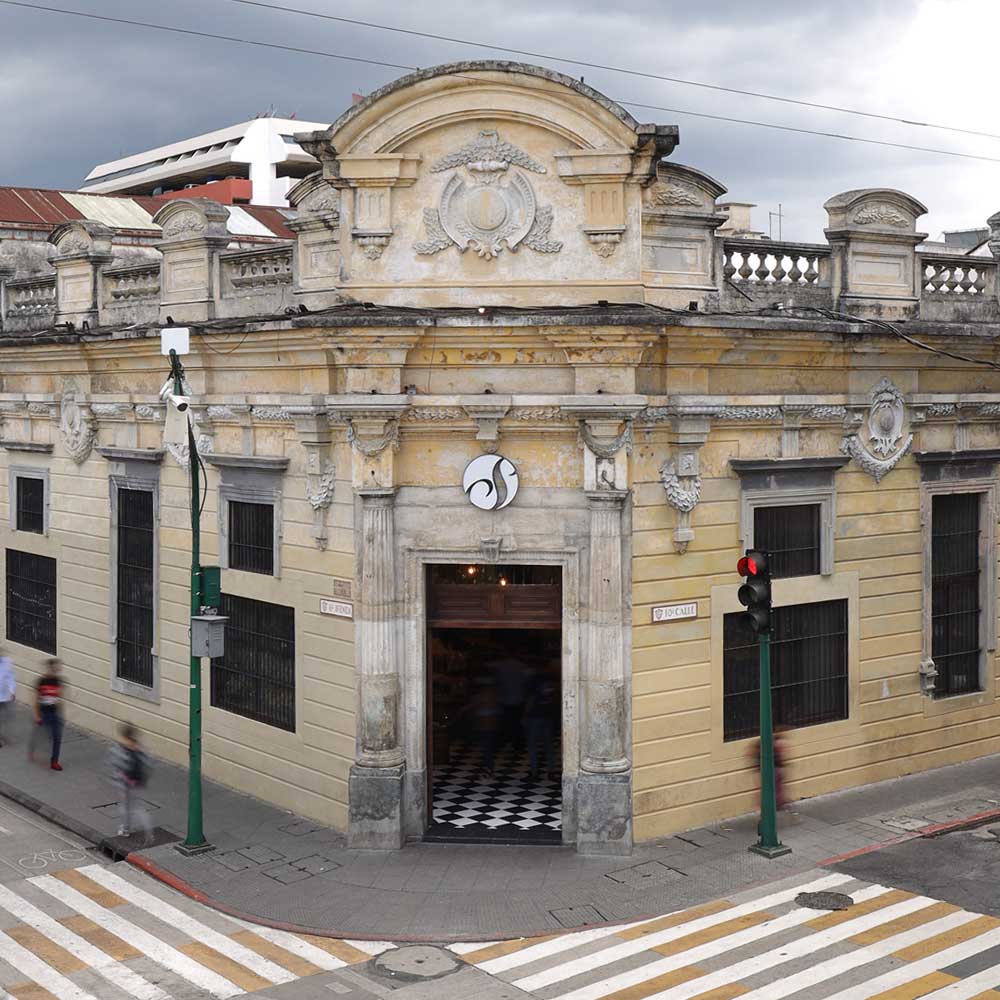 jpdardon's tweet photo. EL MITO DEL PAGO POR EXPOSICIÓN: SAN MARTÍN

🧵

Esta semana trascendió una convocatoria en la que San Martín abre espacio para muralistas en su fachada del local del Centro Histórico, pero no paga con dinero, si no con "exposición" para que el artista se de a conocer. https://t.co/u4D5a1hIgQ